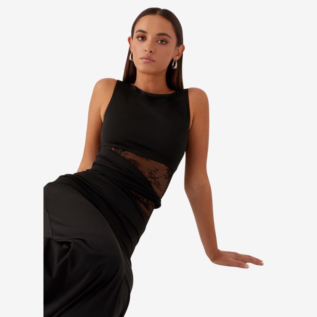 BRIELLE | FIGURE-FLATTERING MAXI DRESS WITH SUBTLE CUTOUTS AND LACING